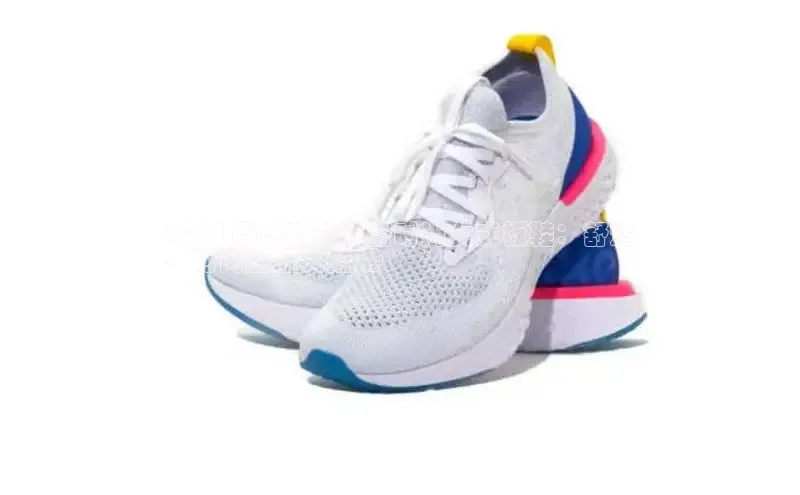 易昂体育3慧博云通2024 春季新款百搭时尚女式板鞋：舒适
、时尚且经久耐用