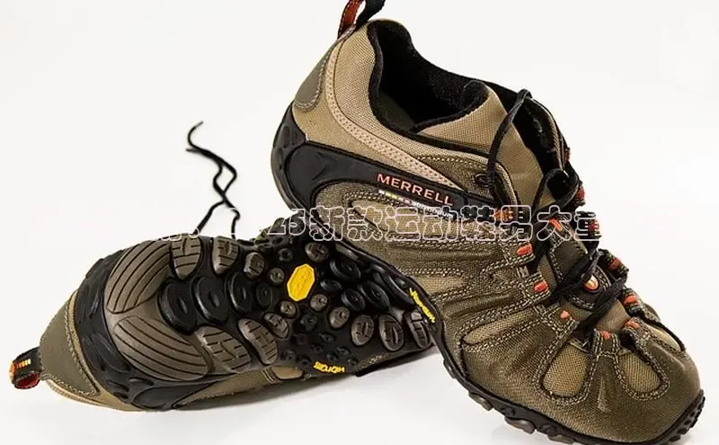 潮流指南：2025新款运动鞋男大童爆款