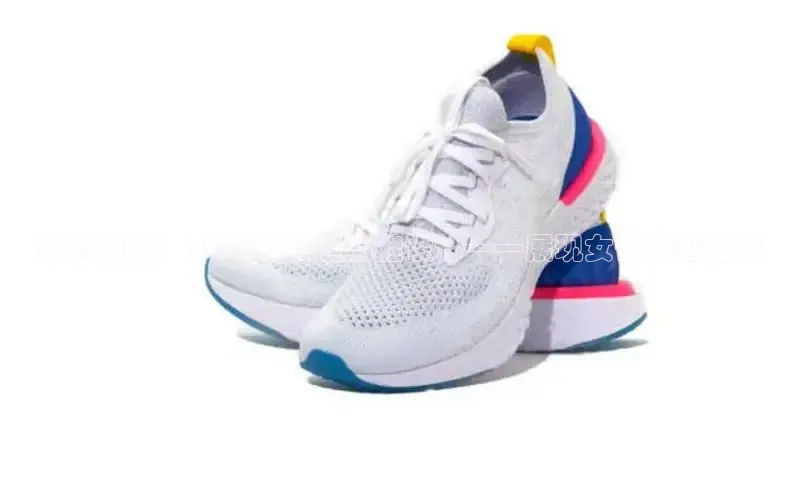 潮流引领：2025新款运动鞋设计——展现女性脚型之美