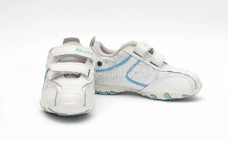 潮流引领：2025年网面软底运动鞋的时尚魅力